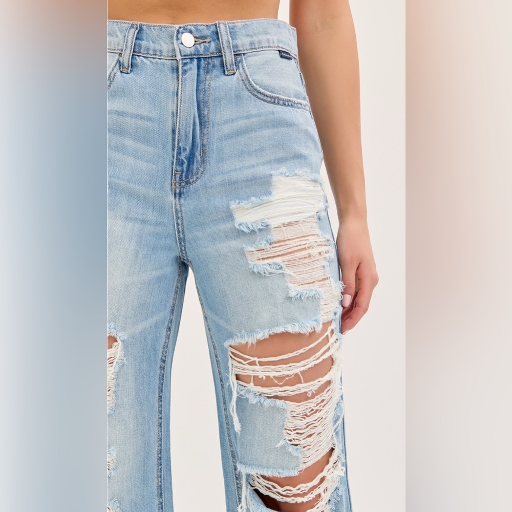 NWT Cello Ultra Distressed Back and Front Relaxed Fit High Rise Wide Leg Jeans - Picture 6 of 7